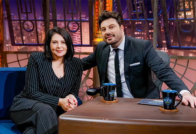 No The Noite, Sônia Lima fala sobre carreira, bastidores com Silvio Santos e nova fase na TV e no teatro