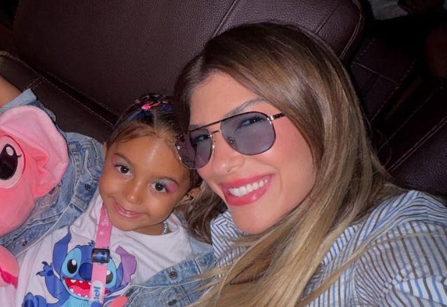 Lore Improta compartilha momento fofo com sua filha e leva fãs à  loucura