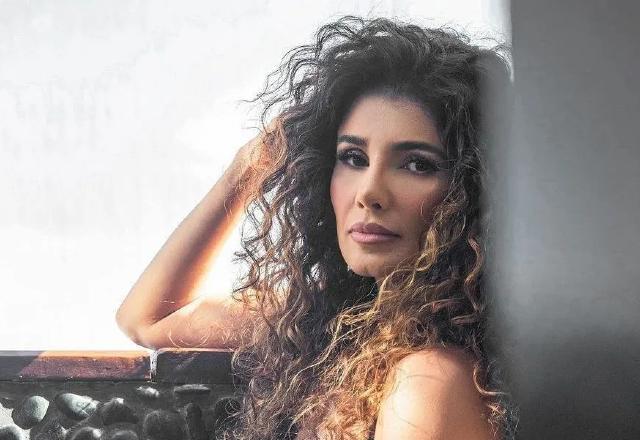 Paula Fernandes revela que nunca se sentiu nervosa em cantar com Roberto Carlos