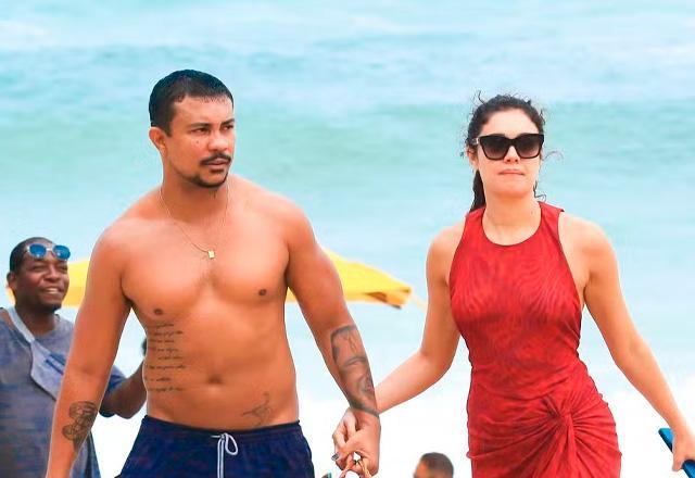 Aos beijos, Xamã e Sophie Charlotte são flagrados em praia na Barra da Tijuca